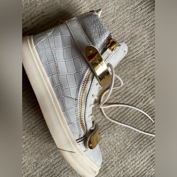 Designer shoes - Picture 2 of 10